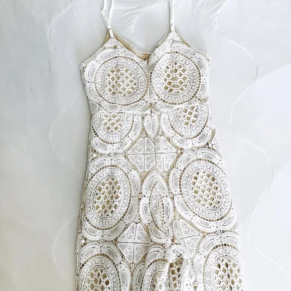 Elegant White Lace Jumpsuit - Picture 5 of 5